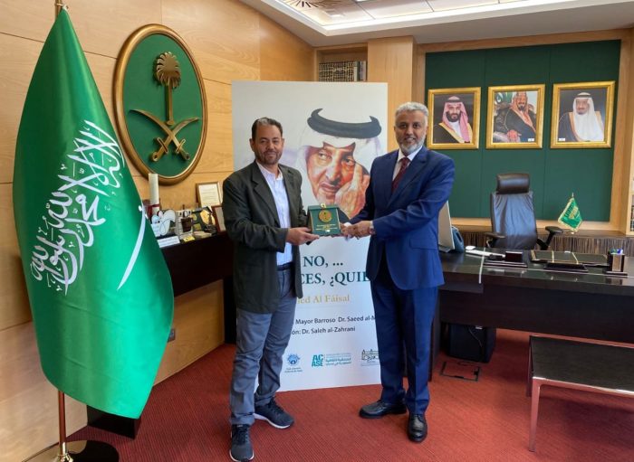 بعد ترجمة “إن لم.. فمن..” إلى الإسبانية” الملحقية السعودية تكرم رئيس “أدبي” جدة