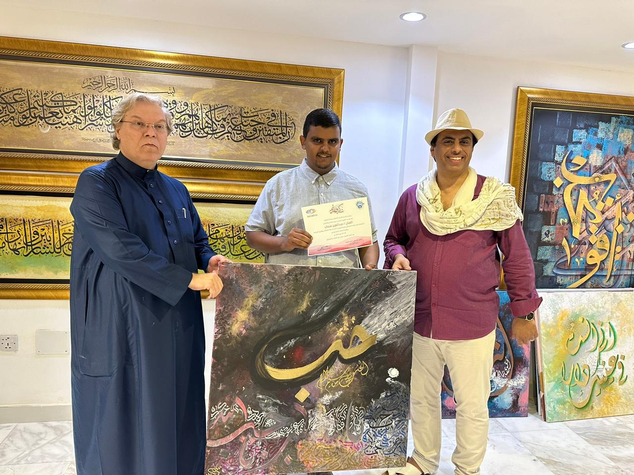 خطاط الحرم الشريف “العرافي” يقدم ورشة خطية بأدبي جدة