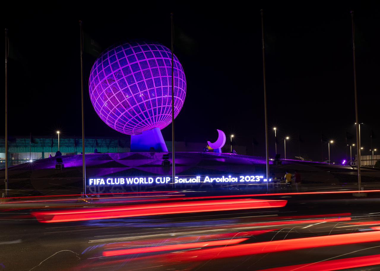جدة تكتسي باللون البنفسجي استعدادًا لكأس العالم للأندية 2023