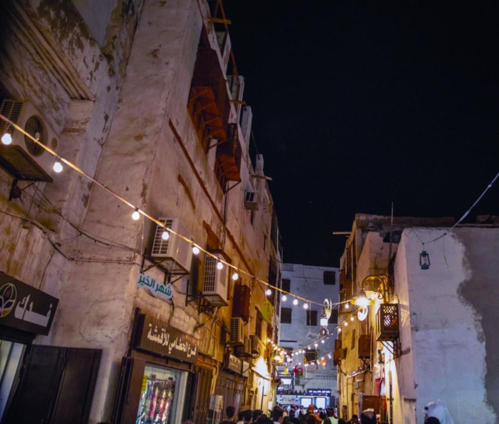 جدة التاريخية.. تزدان بقدوم شهر خير