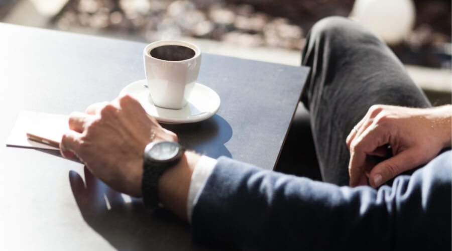 ابتسامة الكوب الباردة