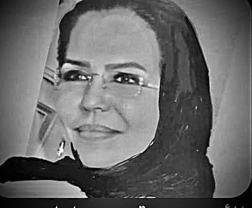 الفنانة التشكيلية منى القصبي.. بين هلالين