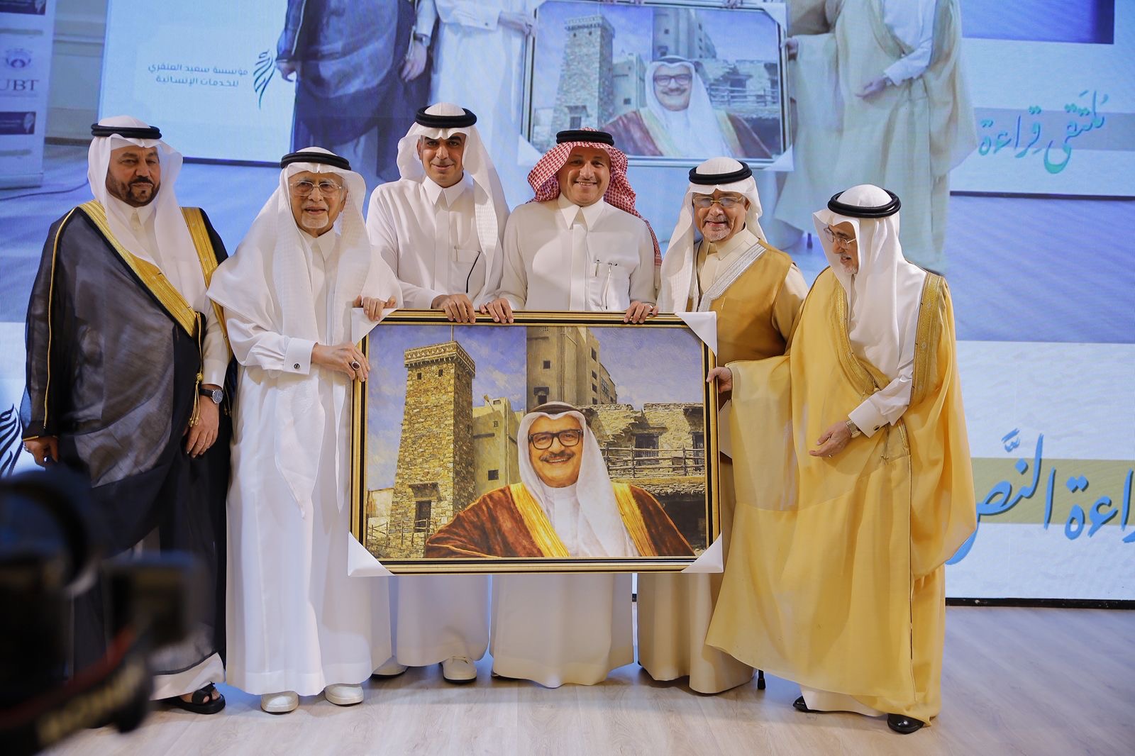 برعاية محافظ جدة “قراءة النص” يدشن فعاليات دورته الـ(22) ويكرّم “قدس”