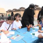 “قروش” تدرّب أكثر من (500) طفل على الرسم الحر في ورشة “جمعية عطاء”.